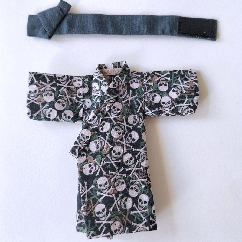 画像1: 【値下品】手縫いの浴衣【スカル/グリーン】 (1)